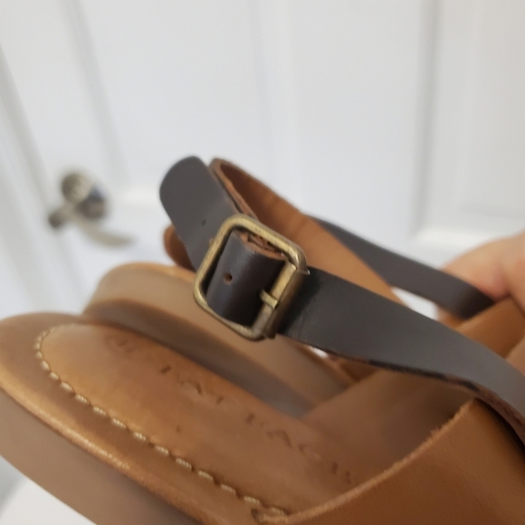 Fat Face Lyla Double Strap Buckle Close Leather Sandals Size 41, US 9/9.5 casual - Picture 7 of 15